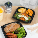 [150 ct] 8" x 8" 3-Comparment Premium PP Hinged Container with Segmented Lid - Image 3