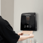 Auto-Cut Roll Towel Dispenser, Black - 1 unit - Image 4