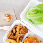 Karat Earth 2 Compartments, 9''x6'' Molded Fiber Hinged Containers, PFAS Free, White - 200 pc - Image 4