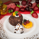 Karat Earth 6'' Molded Fiber Round Plates, PFAS Free, White - 1,000 pcs