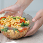 Karat Earth PLA 32 oz Salad Container (175 mm), Clear - 300 pcs - Image 3