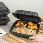 Karat Earth 8" x 8" Mineral Filled PP Hinged Container, Black, 3 compartments - 200 pcs - Image 4