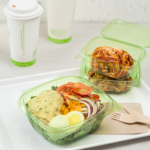 Karat Earth 12oz PLA Hinged Deli Container, Green - 200 pcs - Image 3