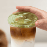 Karat Earth 98mm PLA Flat Lids for 12-24oz Cups, Green - 1,000 pcs - Image 3