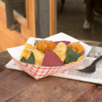 [500 ct] 2.5 lb Food Tray | Shepherd's Check Red Pattern