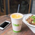 Karat Earth PLA Flat Lid for Eco-Friendly 12-22 oz Paper Cold Cup (90mm) - 1,000 pcs - Image 3