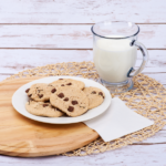 [4,000 ct] 9" x9" Beverage Napkins, White - Image 4